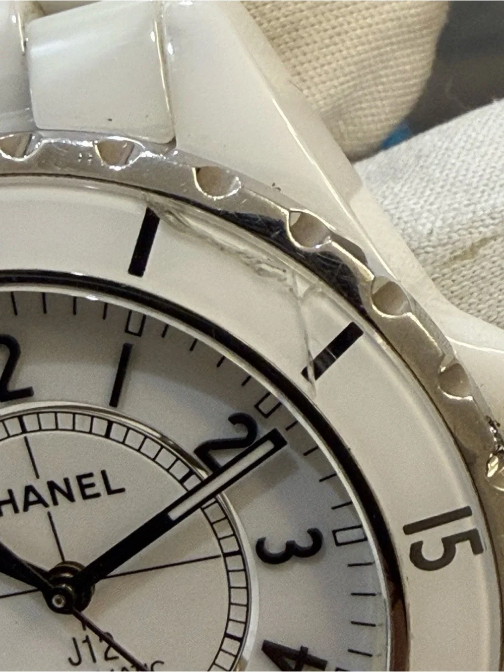 Chanel J12 38mm White Ceramic Automatic Men Unisex Watch H0970 Date Swiss Made